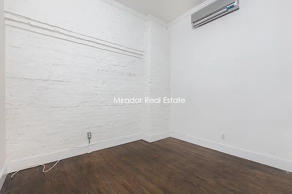 Rented by Mirador Real Estate | media 30