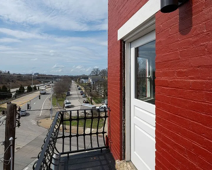 1740 Brewster Ave — Photo 24