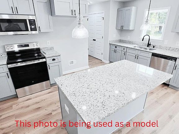 4th image of 154 Ridge St