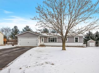 1210 Carriage Hills Dr S, Cambridge, MN 55008