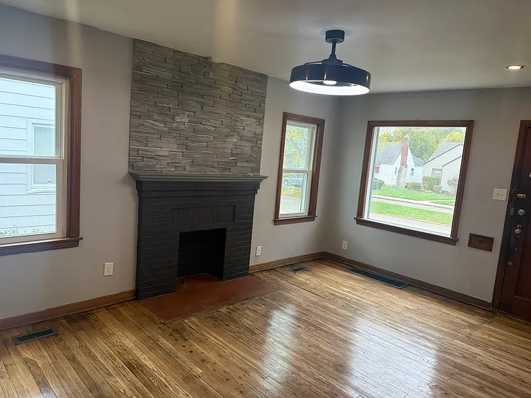1050 Bulen Ave — Photo 5