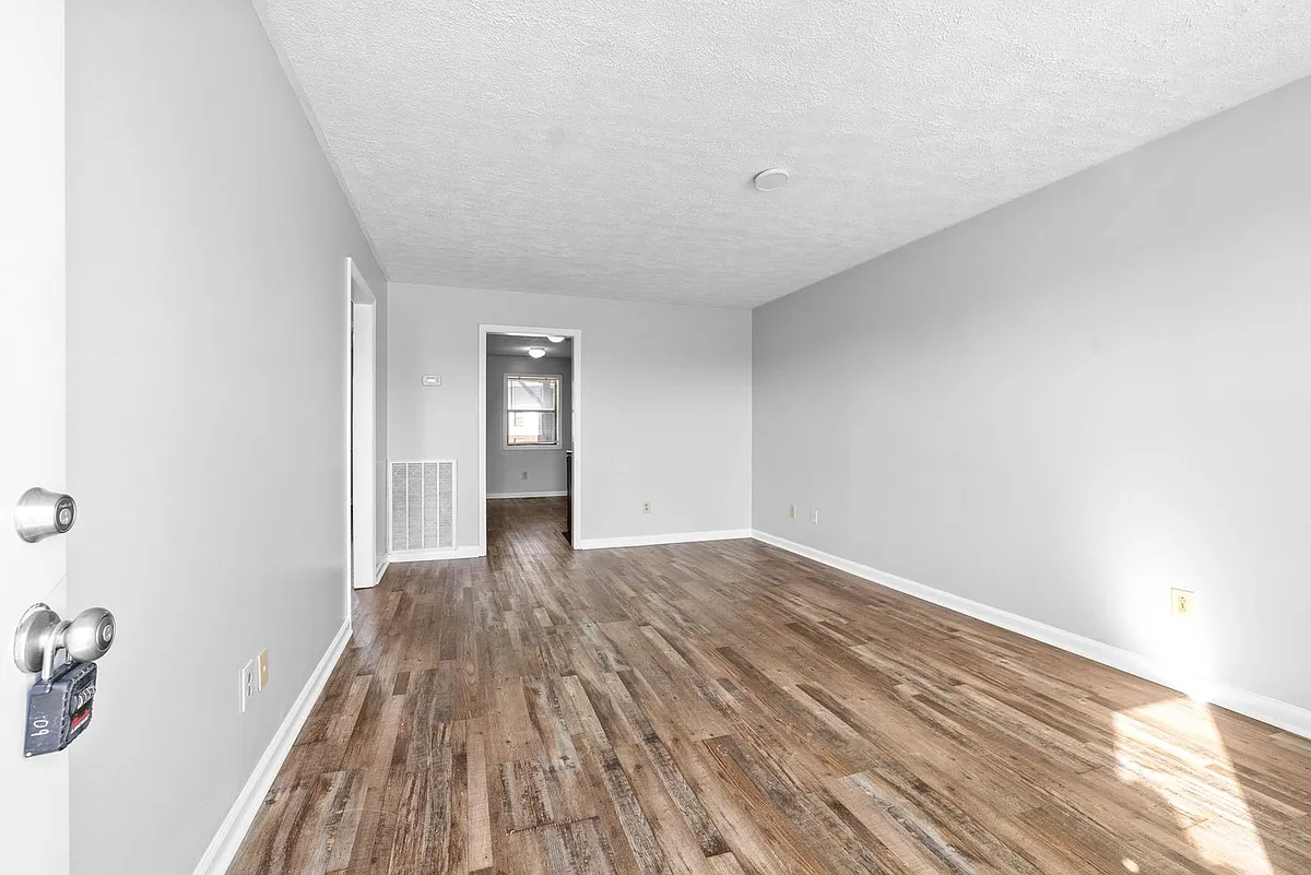 Building Photo - Stephanie Drive-122