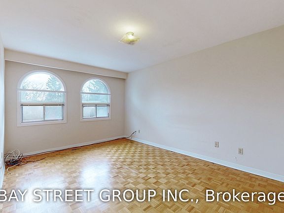 4th image of 8 Dell Glen Ct