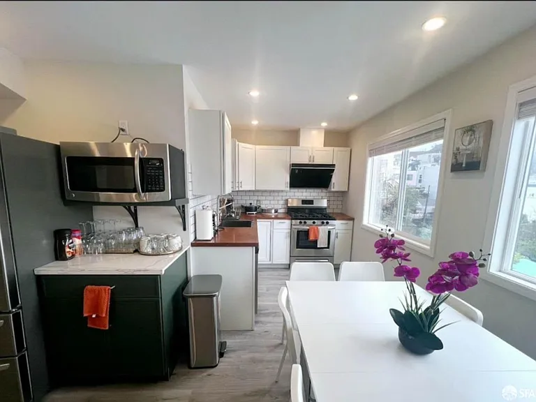 848 Girard St — Photo 6