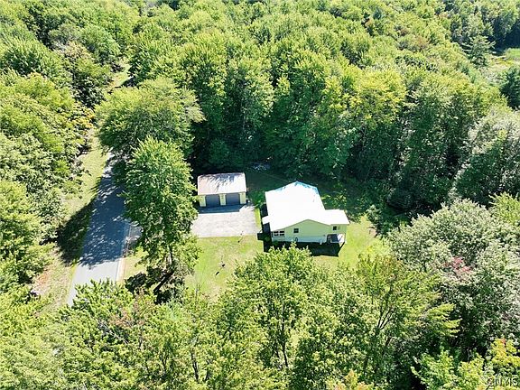 4th image of 926 Stone Barn Rd