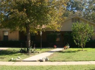 808 S Delaware St, Irving, TX 75060