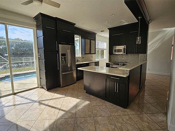 4th image of 4467 Blossom Ln