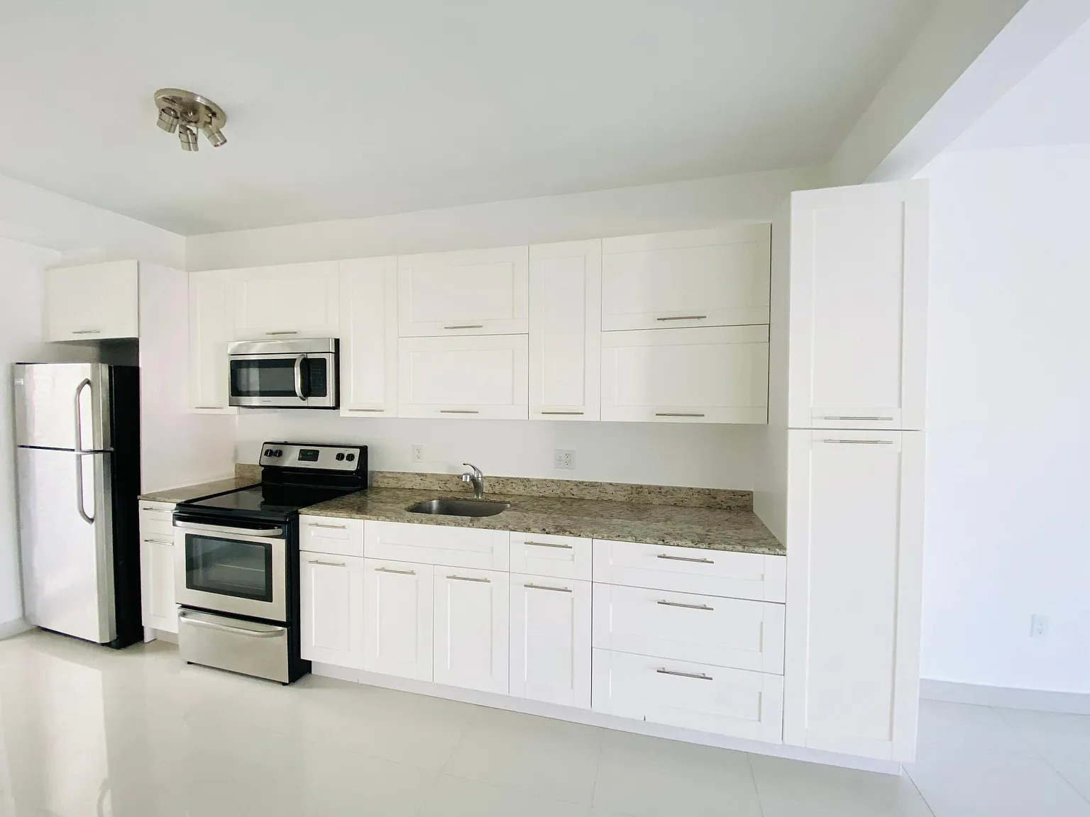 Studio, 475 sqft, $1,650 — Photo 4