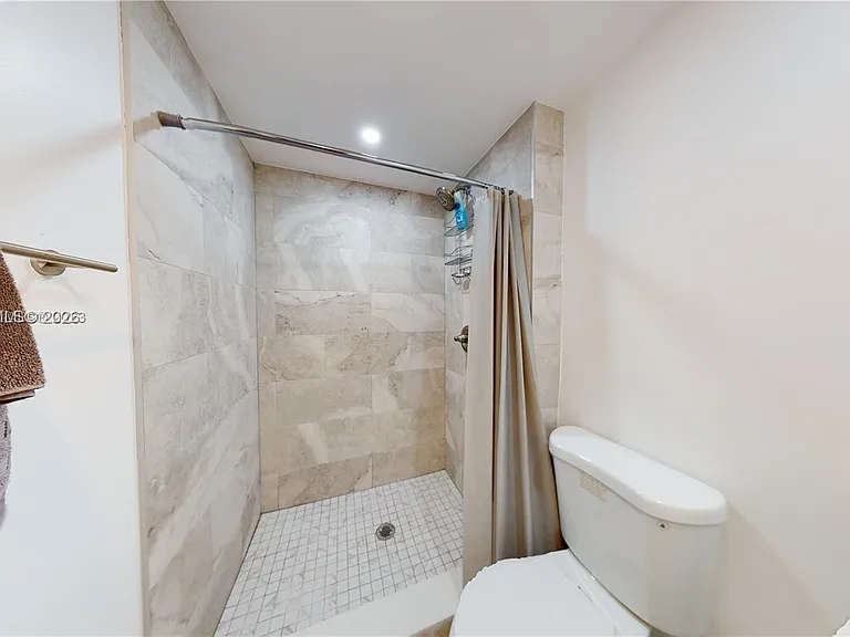 580 Egret Dr #302 — Photo 32