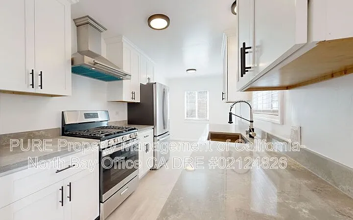 480 Washington Ct — Photo 17