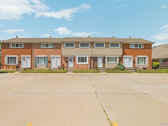 3rd image of 8136 Busko St