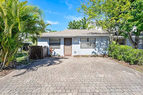 5171 Tennis Ln Photo 1