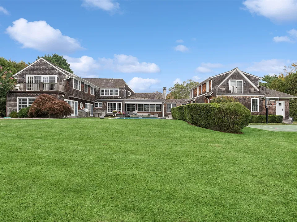 Mecox Bay Ln
