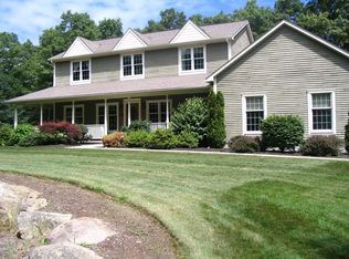 23 Deer Run Dr, West Greenwich, RI 02817