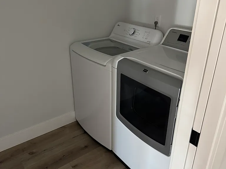300 Dc Ln #300B — Photo 9