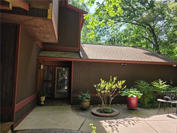 406 Vivian Way, Woodstock, GA 30188
