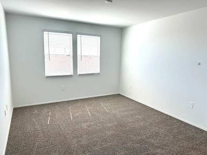 1567 E Fletcher Dr — Photo 12