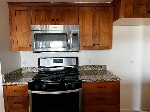 4th image of 6645 Woodman Ave