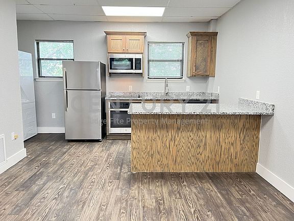 3rd image of 919 S Carroll Blvd #200