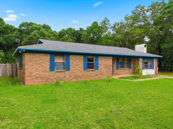 4256 Burbank Dr, Milton, FL 32583