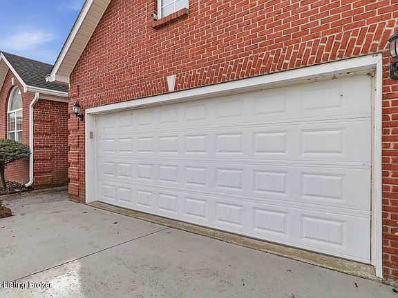 5th image of 195 Bentwood Dr
