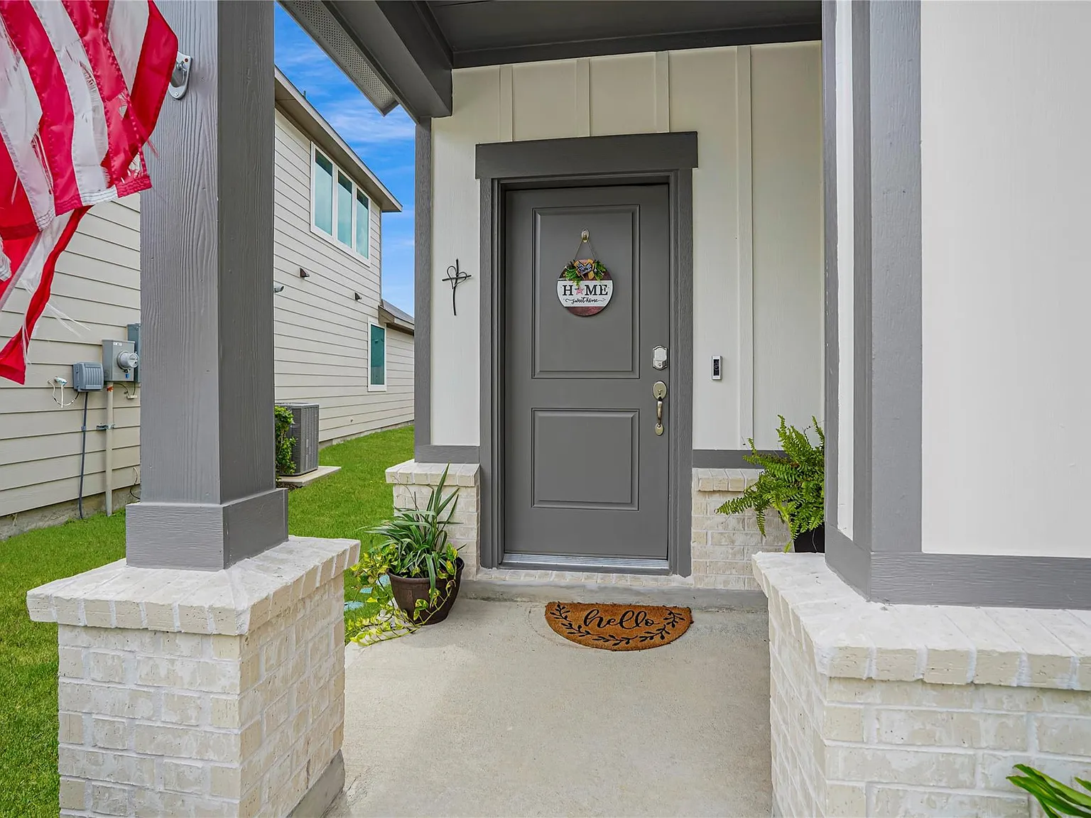 4 bed, 2.5 bath, 1832 sqft, $2,550 — Photo 3