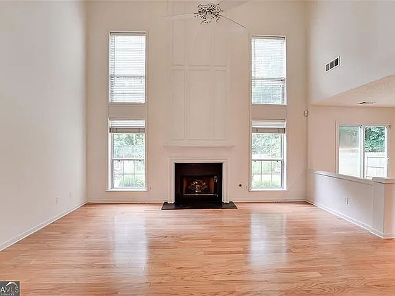 4th image of 3624 Kentford Ln