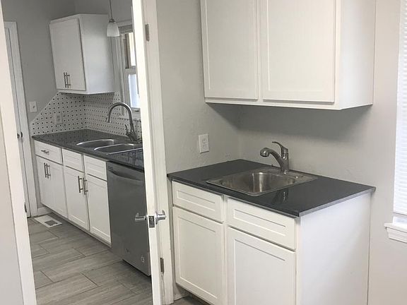 LARGE NEW LAUNDRY ROOM WITH SEPARATE SINK