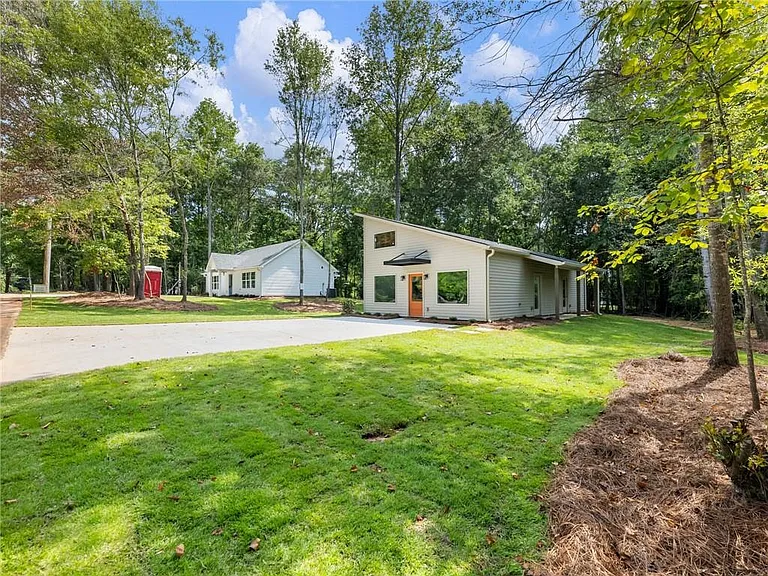 8083 Beachwood Dr — Photo 28