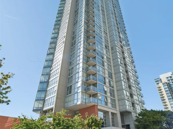 1408 Strathmore Mews #908, Vancouver, BC V6Z 3A9