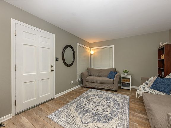 5th image of 3143 Oakwood Dr