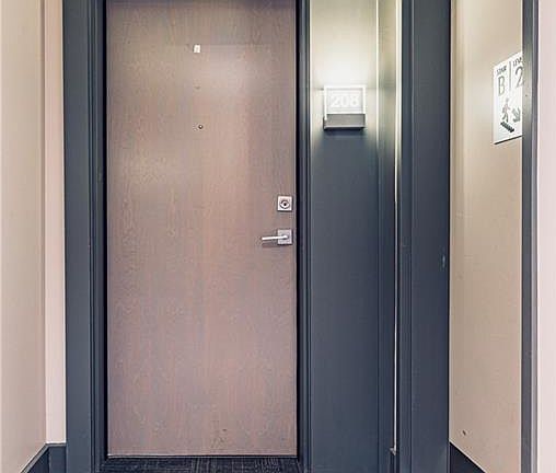 4th image of 455 Charlton Ave E #208