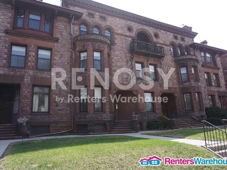 596 Summit Ave #2 — Photo 12