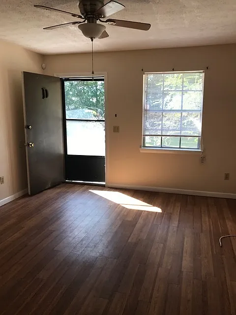 6707 E Hwy 22 — Photo 2