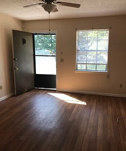6707 E Highway 22 — Photo 2