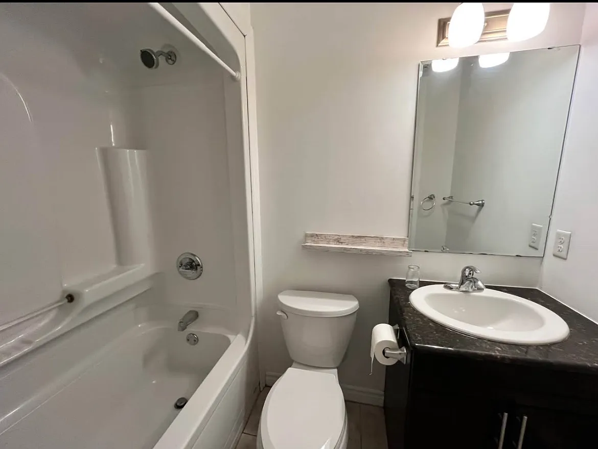 3 bed, 2.5 bath, 1302 sqft, $2,650 — Photo 2