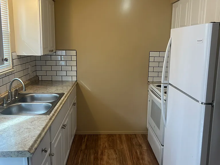 315 E Nepessing St #6 — Photo 5
