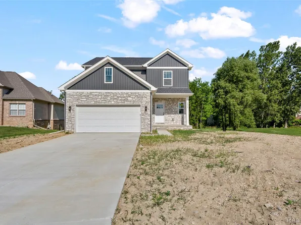 5212 Farmridge Ln, Grand Blanc, MI 48439