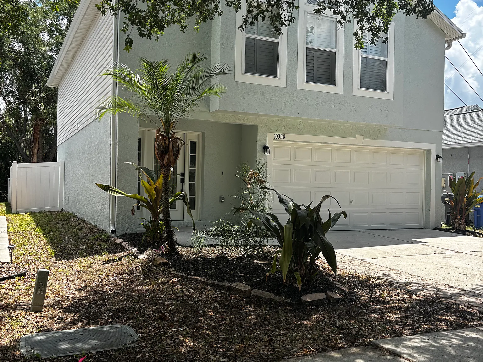 4 bed, 2.5 bath, 2300 sqft, $3,600 — Photo 4
