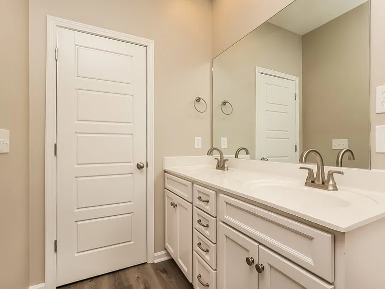 708 Mitscher Dr — Photo 11
