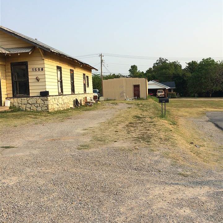 2nd image of 1508 W Broadway Ave