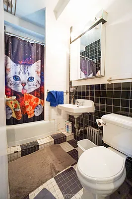 Rented by City Connections Realty | media 18