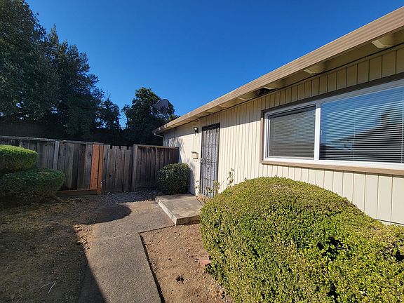 2nd image of 624-626 Vasona Ter #624