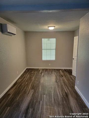 527 Valley Park Dr — Photo 18