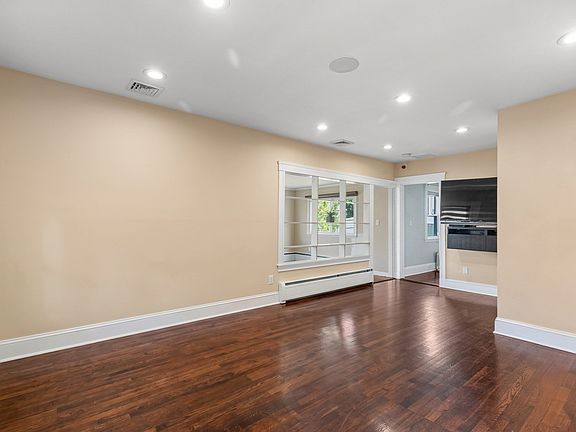 5th image of 34 Farrington Ave