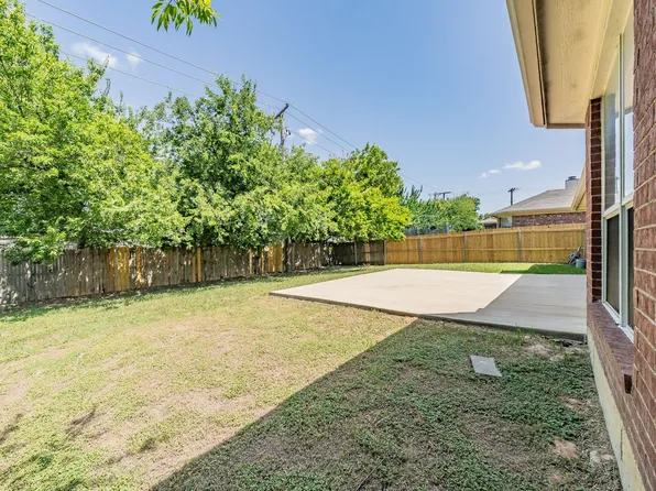 8109 Mosstree Dr, Arlington, TX 76001
