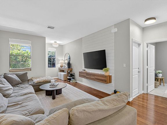 5th image of 148 W Astor Circle