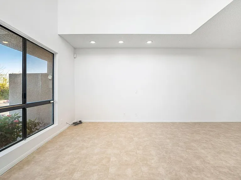 71885 Eleanora Ln — Photo 3