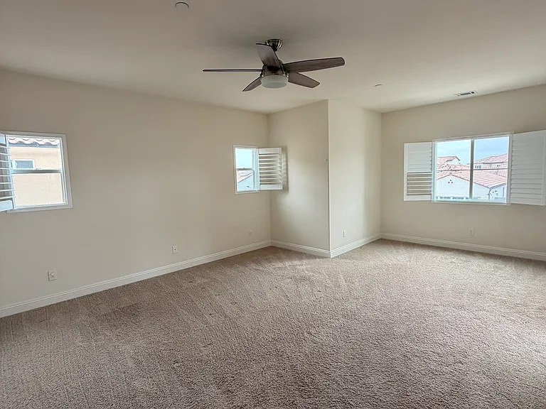 327 Las Flores Dr — Photo 10