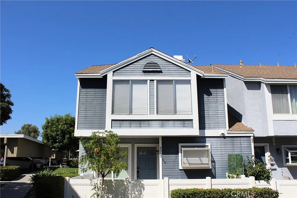 3 bed, 1.5 bath, 1156 sqft, $3,575 — Photo 1